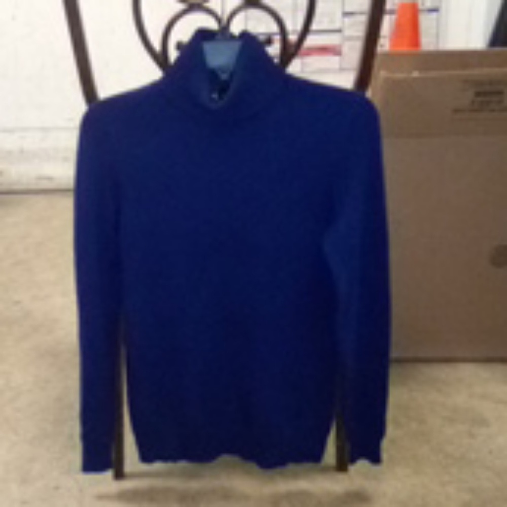 Bloomingdale's cashmere sweater